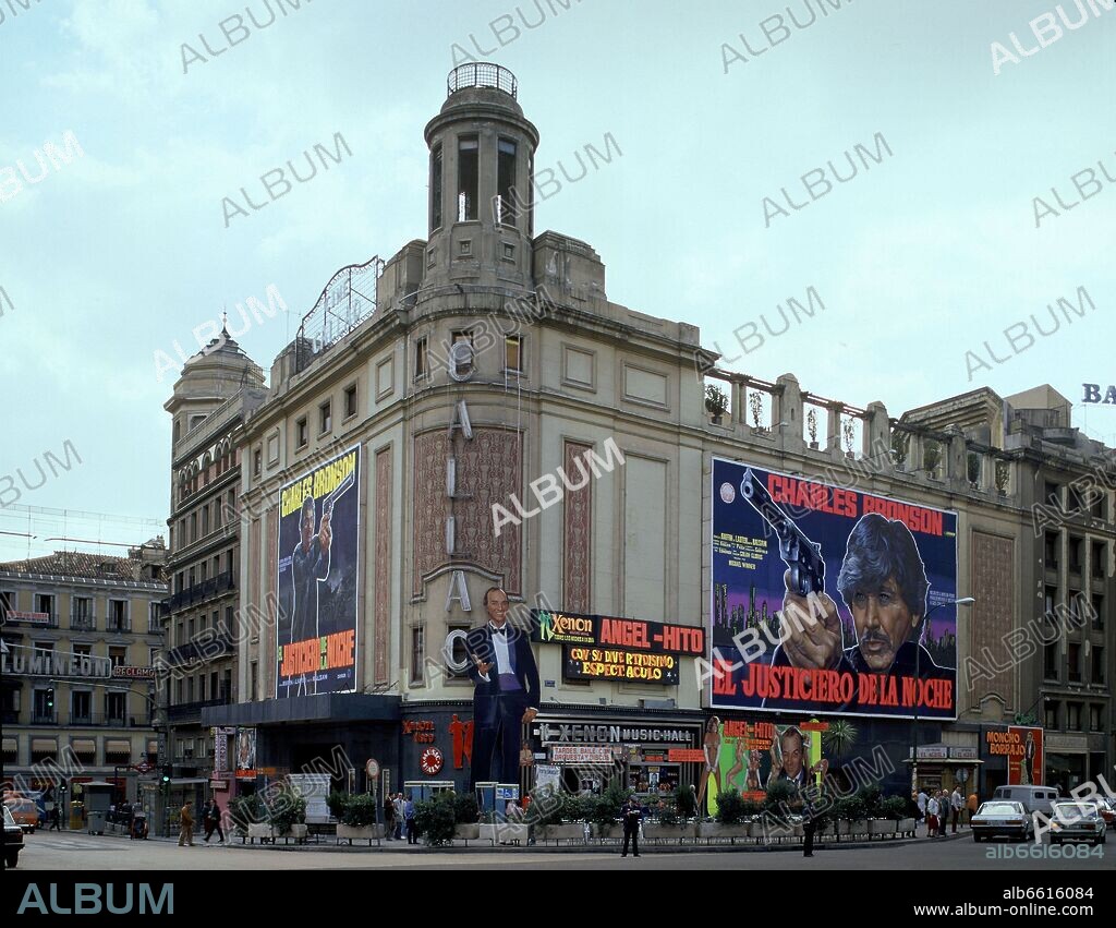 EDIFICIO DEL CINE CALLAO EN LA PLAZA DE CALLAO - FOTO AÑOS 80.