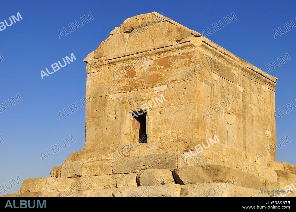 Historic tomb of King Cyrus II., archeological site of Pasargadae, UNESCO World Heritage Site, Persia, Iran, Asia