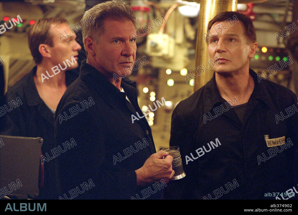 HARRISON FORD, INGVAR EGGERT SIGUROSSON and LIAM NEESON in K-19: THE WIDOWMAKER, 2002, directed by KATHERINE BIGELOW. Copyright PARAMOUNT PICTURES.