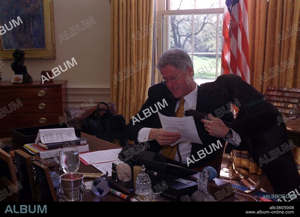 President Clinton with Buddy, 1998