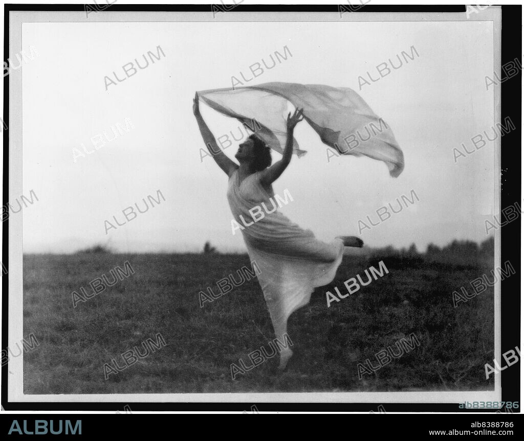 FRANCES BENJAMIN JOHNSTON. Mrs. Florence Fleming Noyes in a scarf dance, between 1900 and 1915.