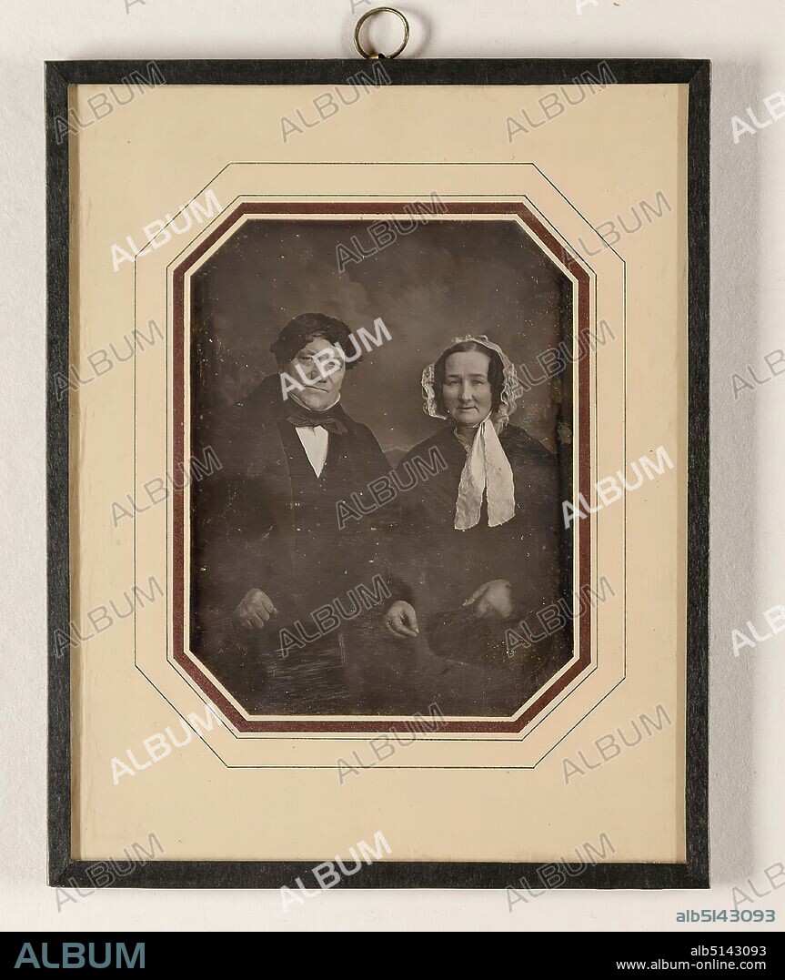 Matthias Thomas Borcherdt and his wife Doris, née Roloff, daguerreotype, image size: height: 9.20 cm; width: 7.10 cm, in ink: title, photographer, portrait photography, woman, man, double portrait, marriage/married couple, headdress.