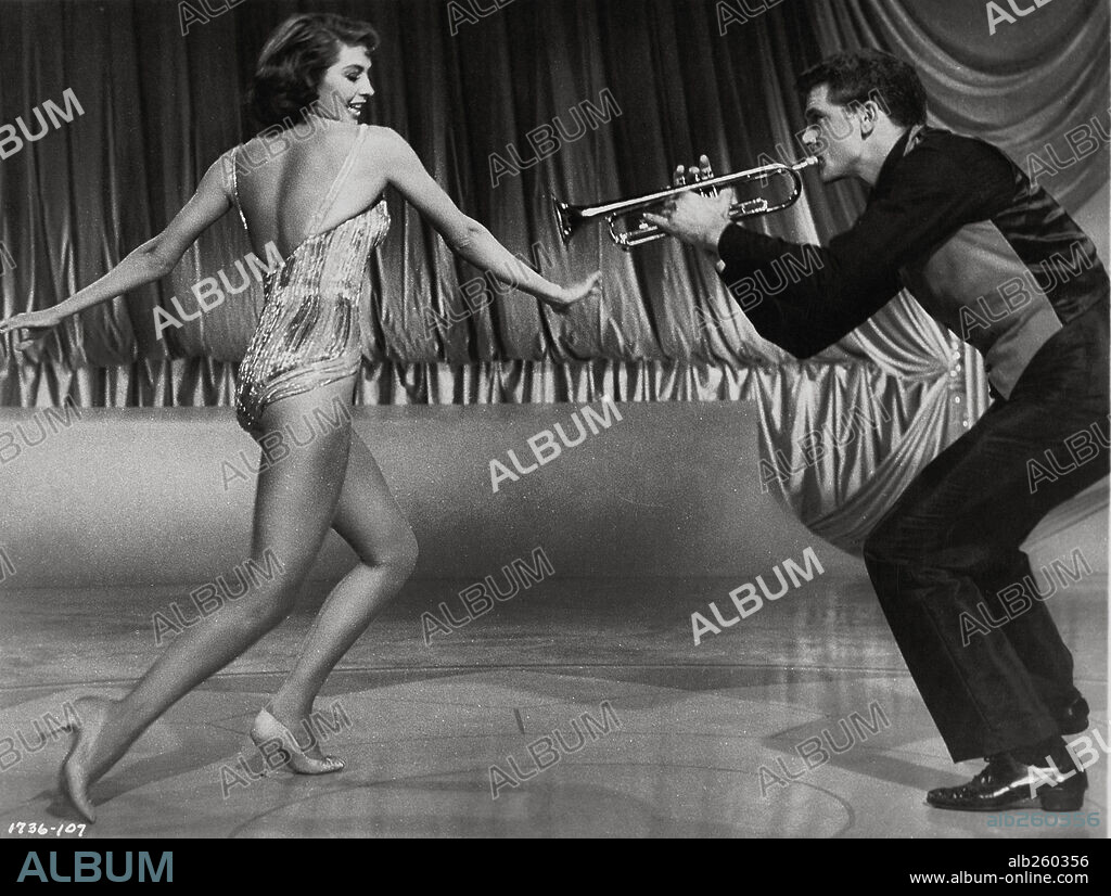 CYD CHARISSE en CHICAGO, AÑO 30, 1958 (PARTY GIRL), dirigida por NICHOLAS RAY. Copyright M.G.M.
