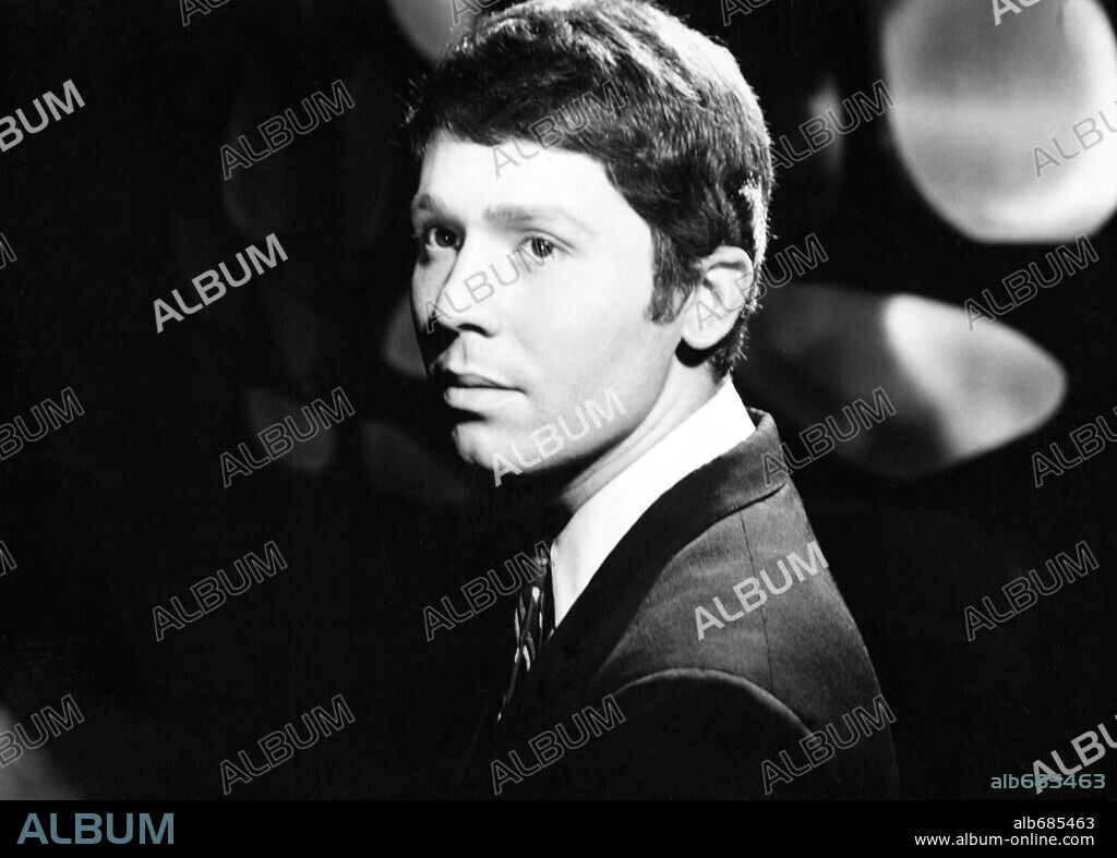 RAPHAEL (CANTANTE) in EL ANGEL, 1969, directed by VICENTE ESCRIVA. Copyright ASPA FILMS.