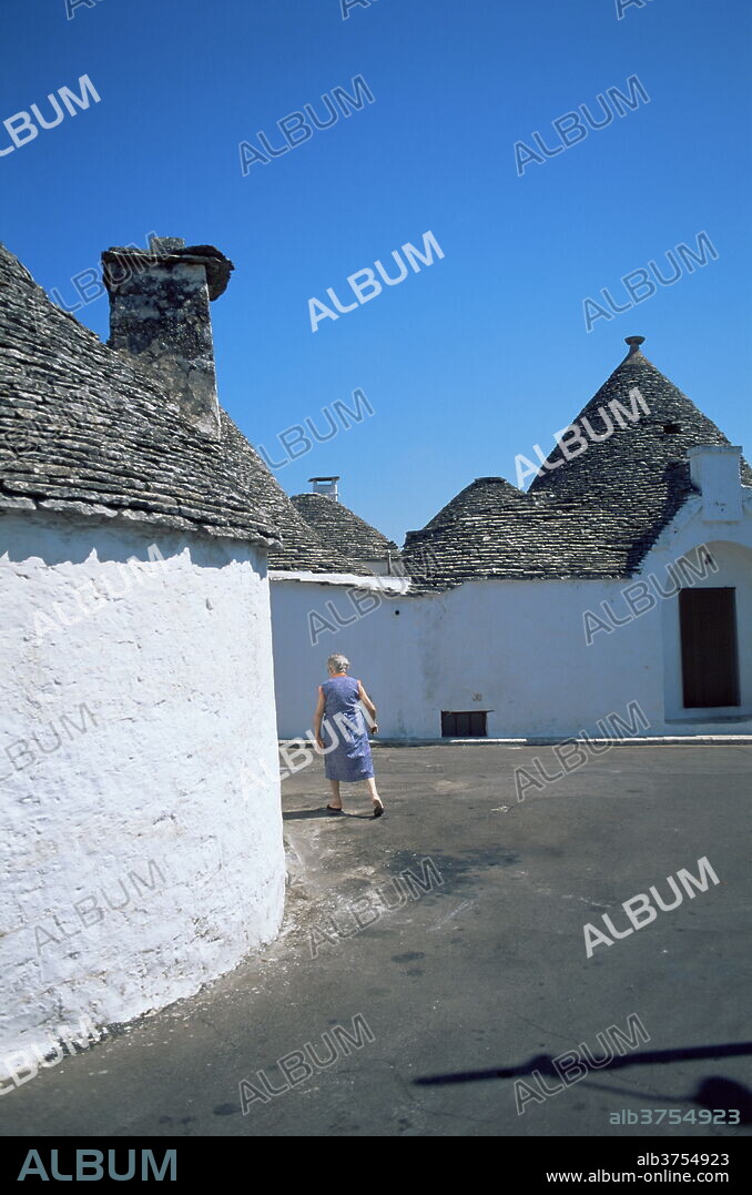 Trulli, Alberobello, UNESCO World Heritage Site, Puglia, Italy, Euorpe.
