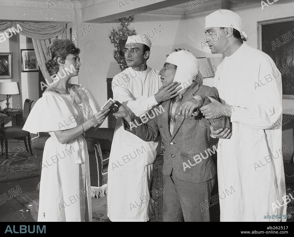 ANTONIO OZORES, CASSEN y TONY LEBLANC en LOS TRAMPOSOS, 1959, dirigida por PEDRO LAZAGA. Copyright AGATA FILMS SA.