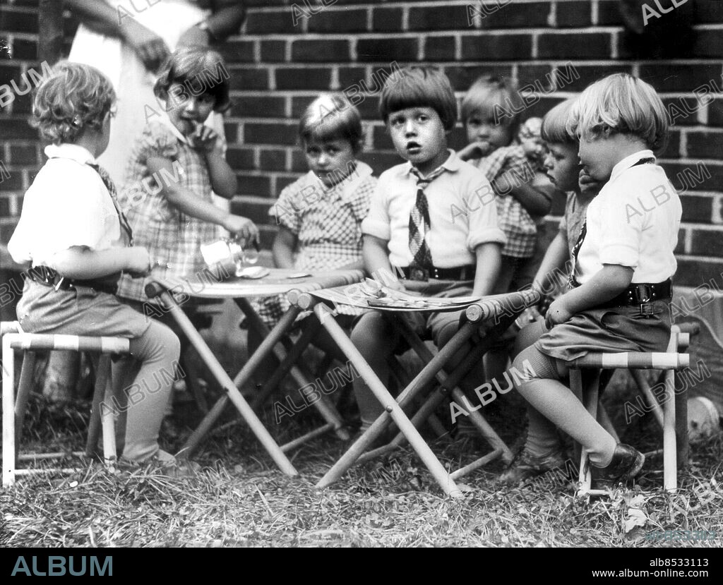 STOCKHOLM 1938.. Barnhem. Nybodahemmet, Hägersten, 1938.. Code: 190. COPYRIGHT PRESSENS BILD.