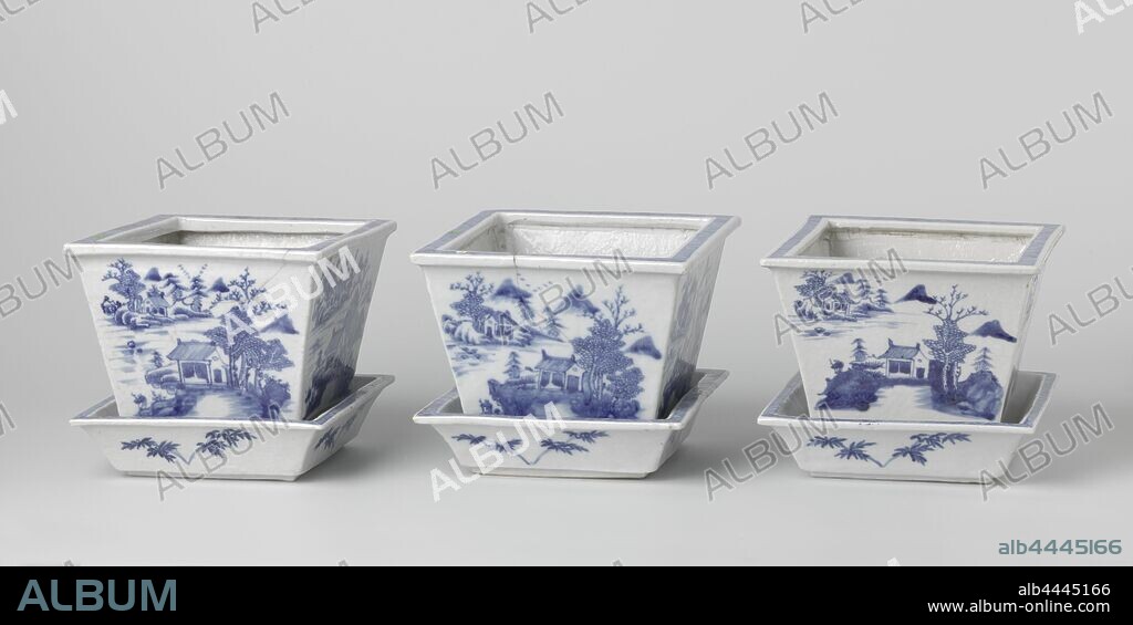 Square jardiniere and stand with river landscape, Square jardiniere and porcelain plate with spreading wall and flat border, painted in underglaze blue. On the walls of the pot river landscapes with houses, trees, mountains and a figure on the waterfront, bamboo branches on the wall of the dish, the edges with shading. Blue and white, Jean Theodore Royer, anonymous, China, c. 1775 - c. 1799, Qing-dynasty (1644-1912) / Qianlong-period (1736-1795) / Jiaqing-period (1796-1820), porcelain (material), glaze, cobalt (mineral), vitrification, h 14.6 cm h 13.8 cm l 17.8 cm × w 17.6 cm l 11.6 cm × w 11.4 cm h 4.6 cm l 17.7 cm × w 17.6 cm l 11.7 cm × w 11.7 cm.