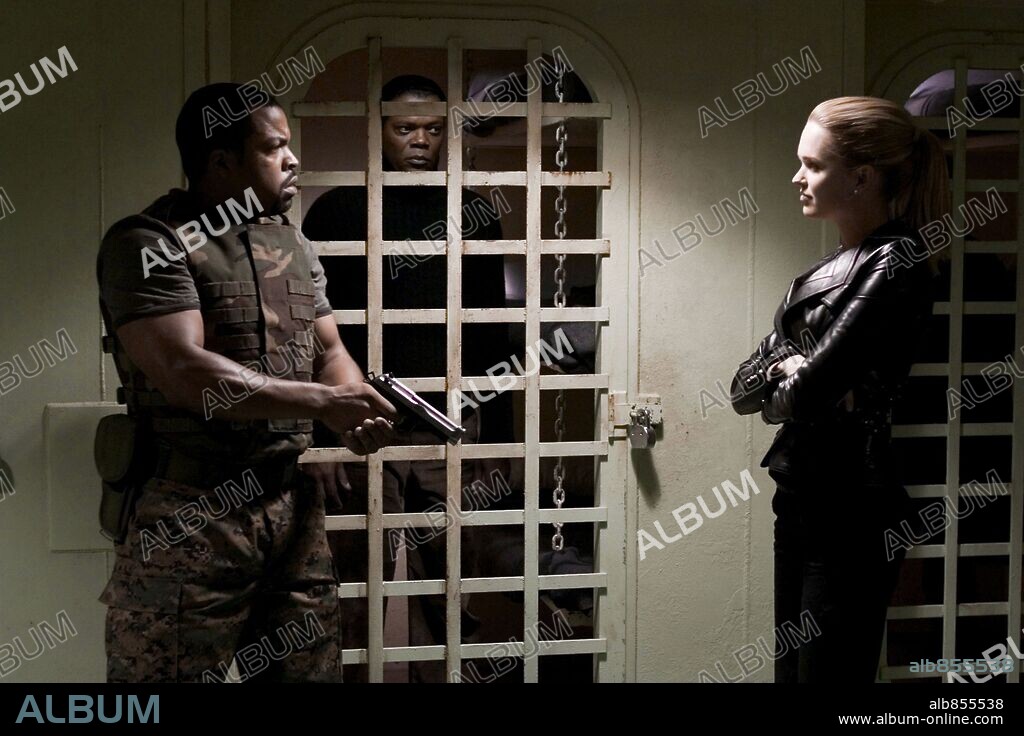 ICE CUBE, SAMUEL L. JACKSON y SUNNY MABREY en XXX 2: ESTADO DE EMERGENCIA, 2005 (XXX: STATE OF THE UNION), dirigida por LEE TAMAHORI. Copyright COLUMBIA PICTURES / ROSENTHAL, ZADE.