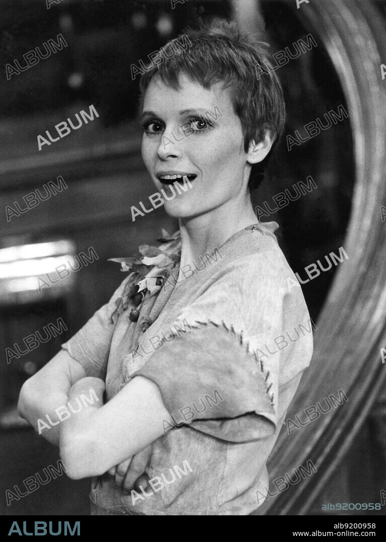 MIA FARROW in PETER PAN, 1976, directed by DWIGHT HEMION. Copyright NATIONAL BROADCASTING COMPANY (NBC).