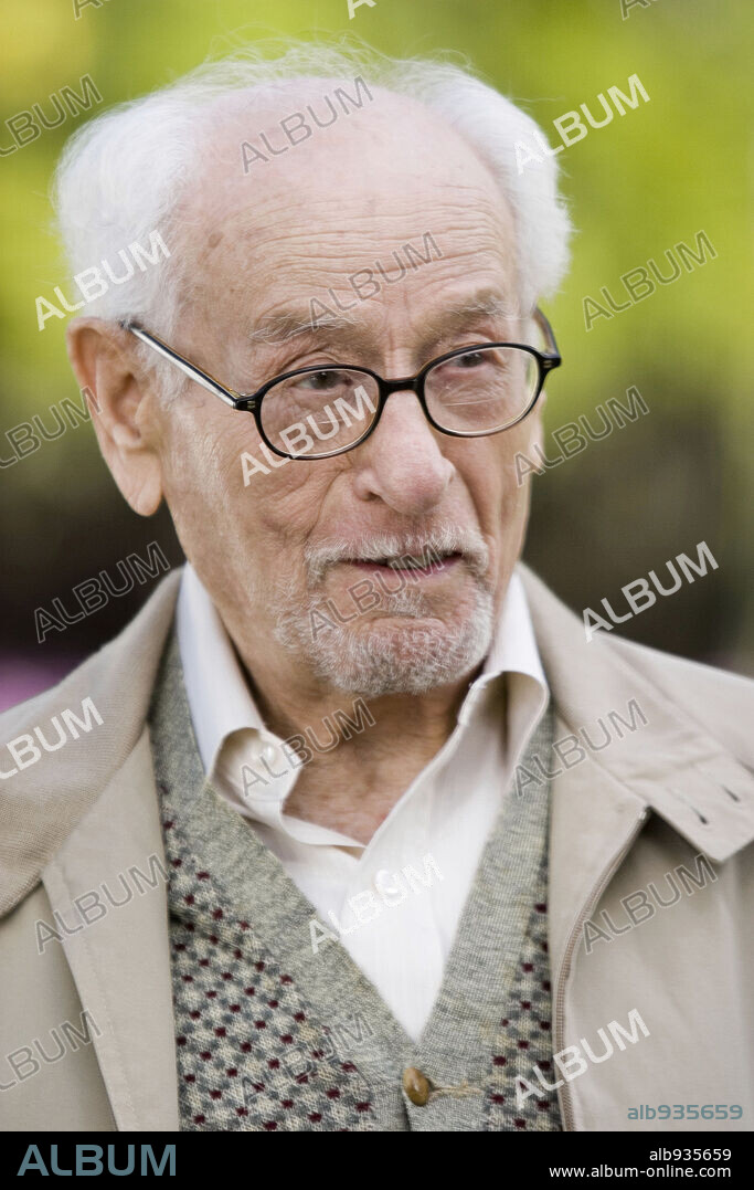 ELI WALLACH en HOLIDAY, THE [VACACIONES], 2006 (THE HOLIDAY), dirigida por NANCY MEYERS. Copyright COLUMBIA PICTURES / ROSENTHAL, ZADE.