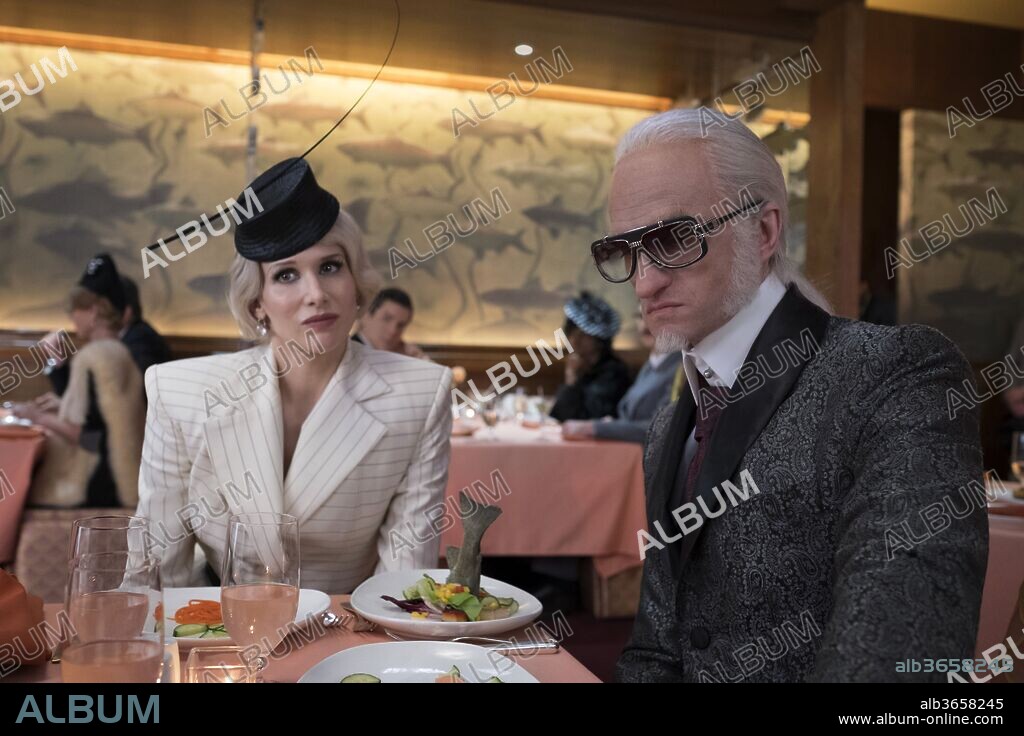 LUCY PUNCH and NEIL PATRICK HARRIS in A SERIES OF UNFORTUNATE EVENTS, 2017. Copyright SONNENFELD COMPANY/WHAT IS THE QUESTION/PARAMOUNT TV/NETFLIX.