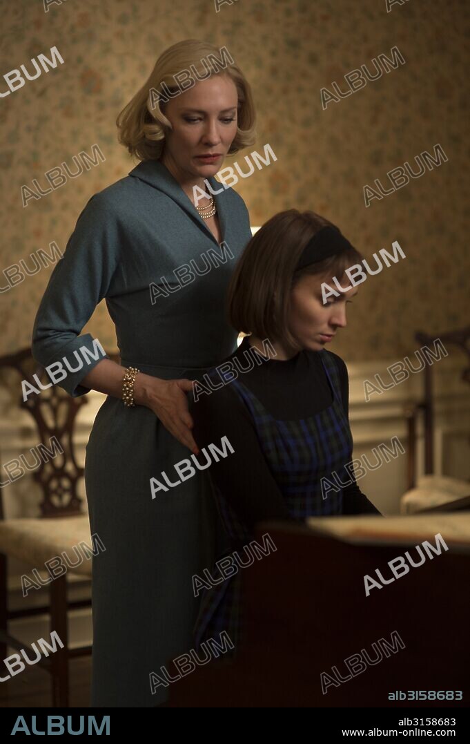 CATE BLANCHETT and ROONEY MARA in CAROL, 2015, directed by TODD HAYNES. Copyright NUMBER 9 FILMS/FILM4/KILLER FILMS.