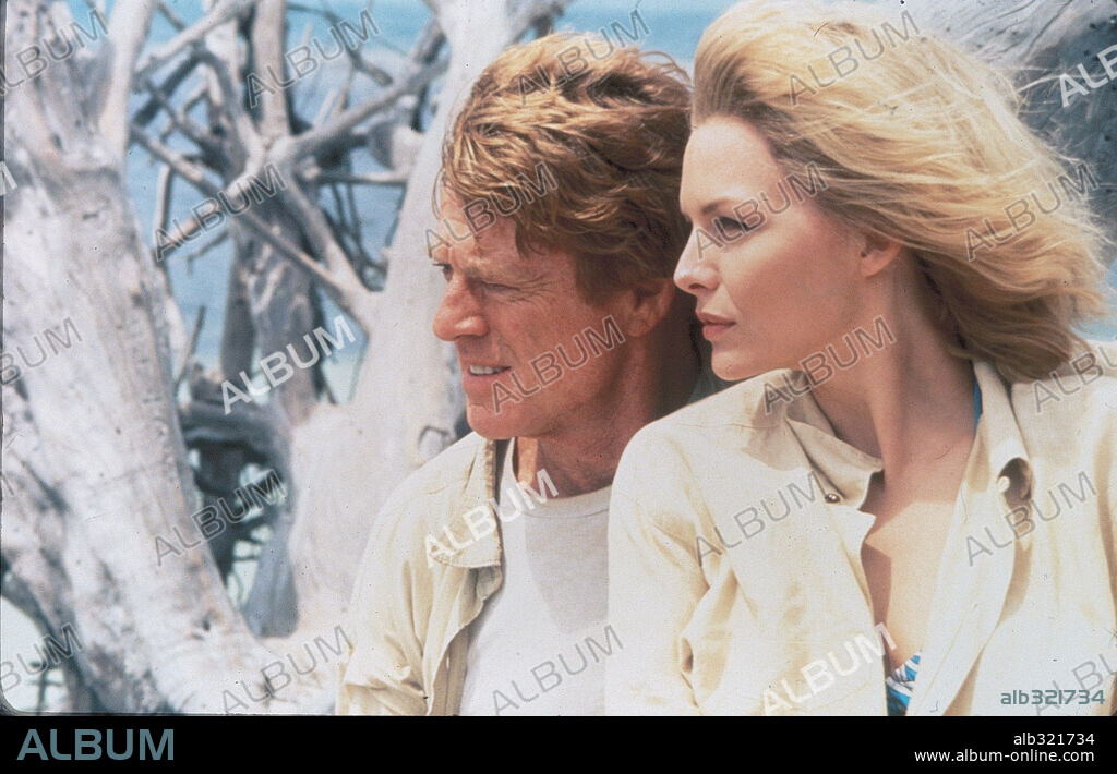 MICHELLE PFEIFFER y ROBERT REDFORD en ÍNTIMO Y PERSONAL, 1996 (UP CLOSE & PERSONAL), dirigida por JONATHAN MICHAEL AVNET. Copyright AVNET/KERNER.
