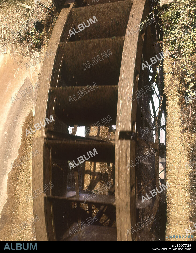 DETALLE DE LA NORIA GRANDE CONSTRUIDA EN 1805 Y RECONSTRUIDA EN 1951.