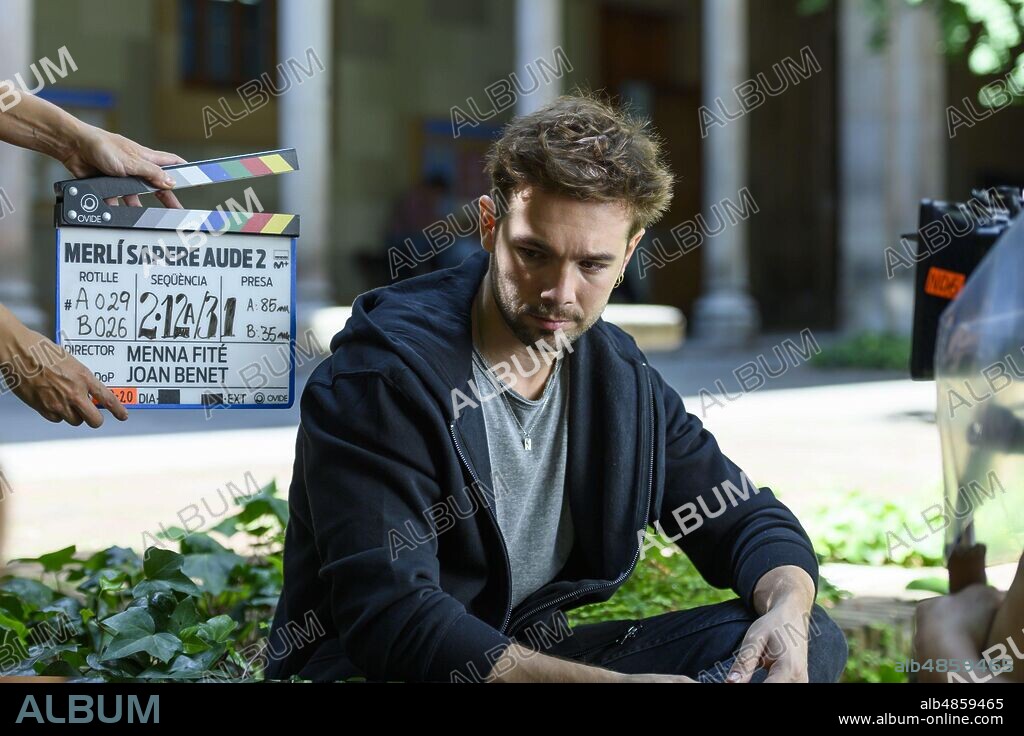 CARLOS CUEVAS in MERLÍ: SAPERE AUDE (2019). Copyright MOVISTAR+.  Temporada 2.