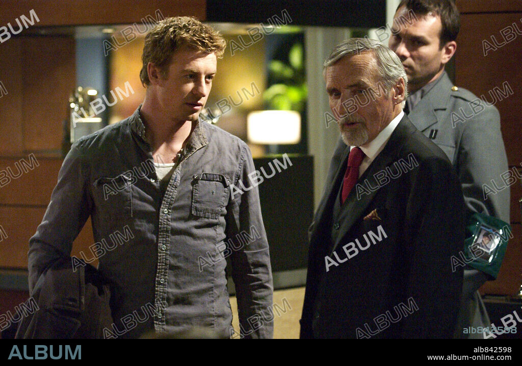 DENNIS HOPPER y SIMON BAKER en LA TIERRA DE LOS MUERTOS VIVIENTES, 2005 (LAND OF THE DEAD), dirigida por GEORGE A. ROMERO. Copyright UNIVERSAL PICTURES / GIBSON, MICHAEL.