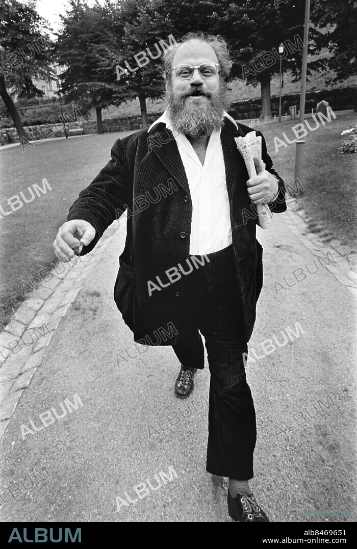 1973-10.. Ernst Günther, skådespelare och regissör.. Foto: Ulf Stråhle / RiR / SVT / Kod: 5600. Bild och reportage publ. i RiR 37/73 sid. 4-6 inför TV-pjäsen Revisorn.. RiR 20985 sv/v neg . Mustascher Skägg.