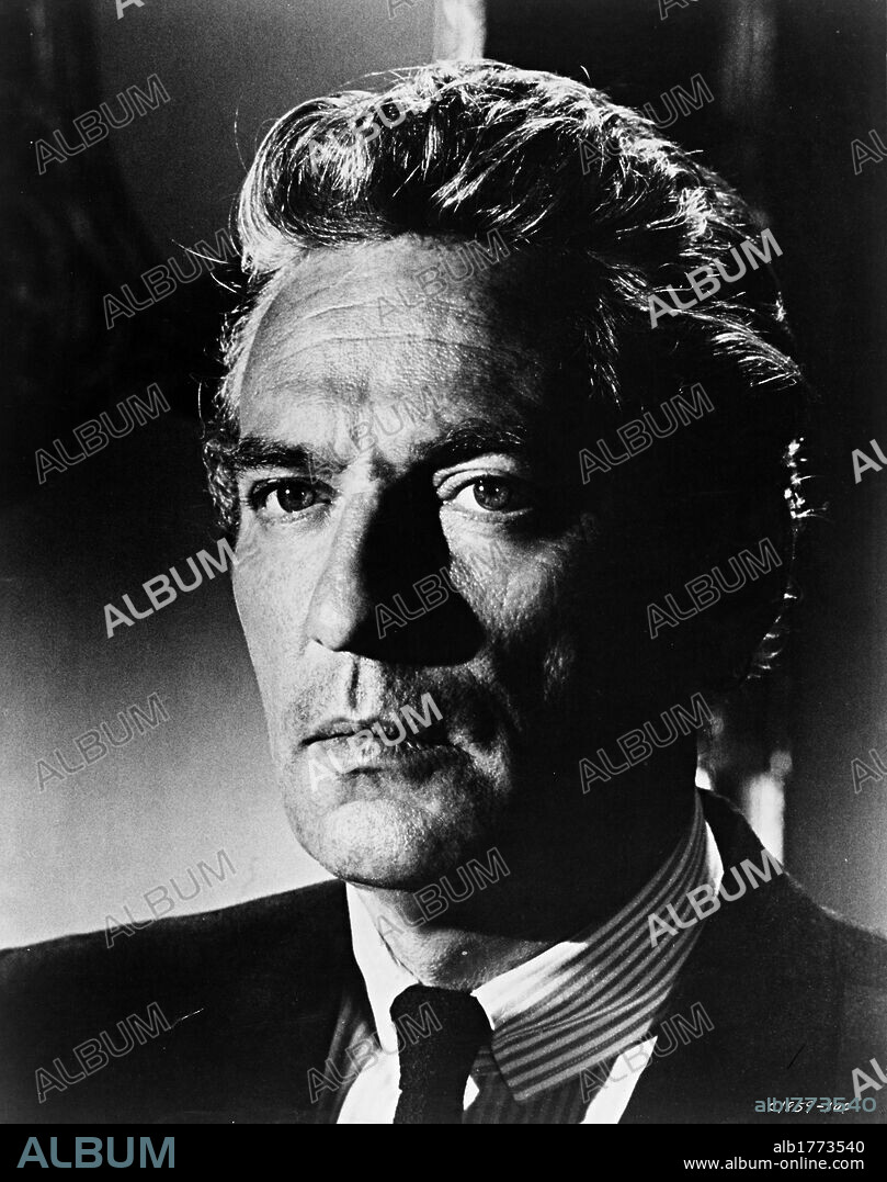 PETER FINCH in THE LEGEND OF LYLAH CLARE, 1968, directed by ROBERT ALDRICH. Copyright The Associates & Aldrich Company.