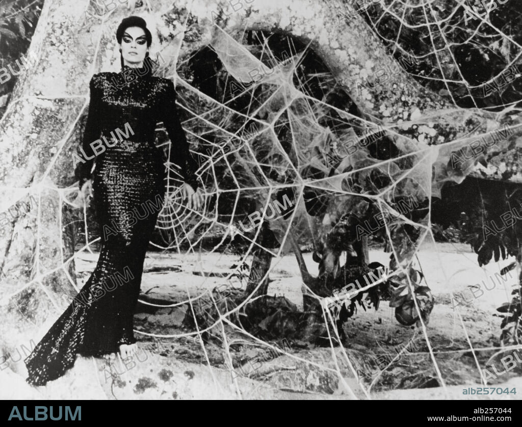 SONIA BRAGA in KISS OF THE SPIDER WOMAN, 1985, directed by HECTOR BABENCO. Copyright ISLAND ALIVE.