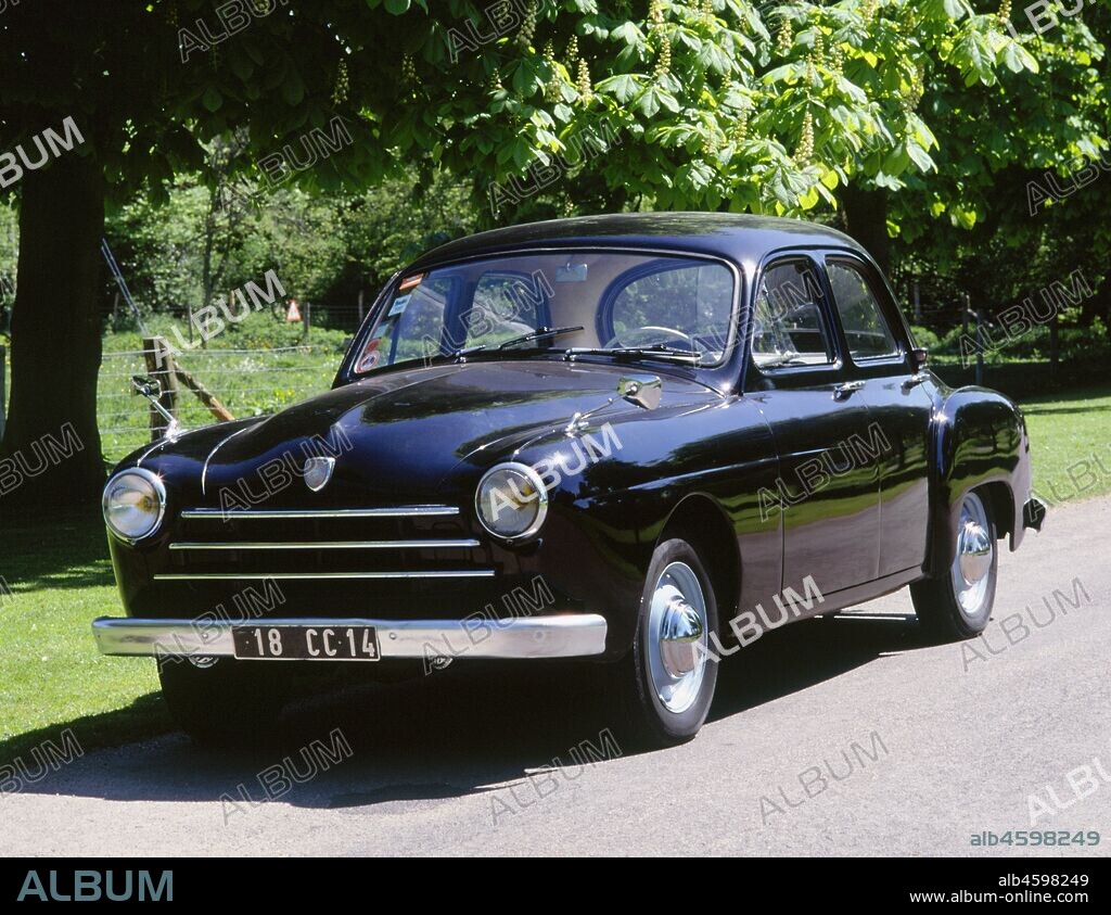 1954 Renault Fregate Affair.