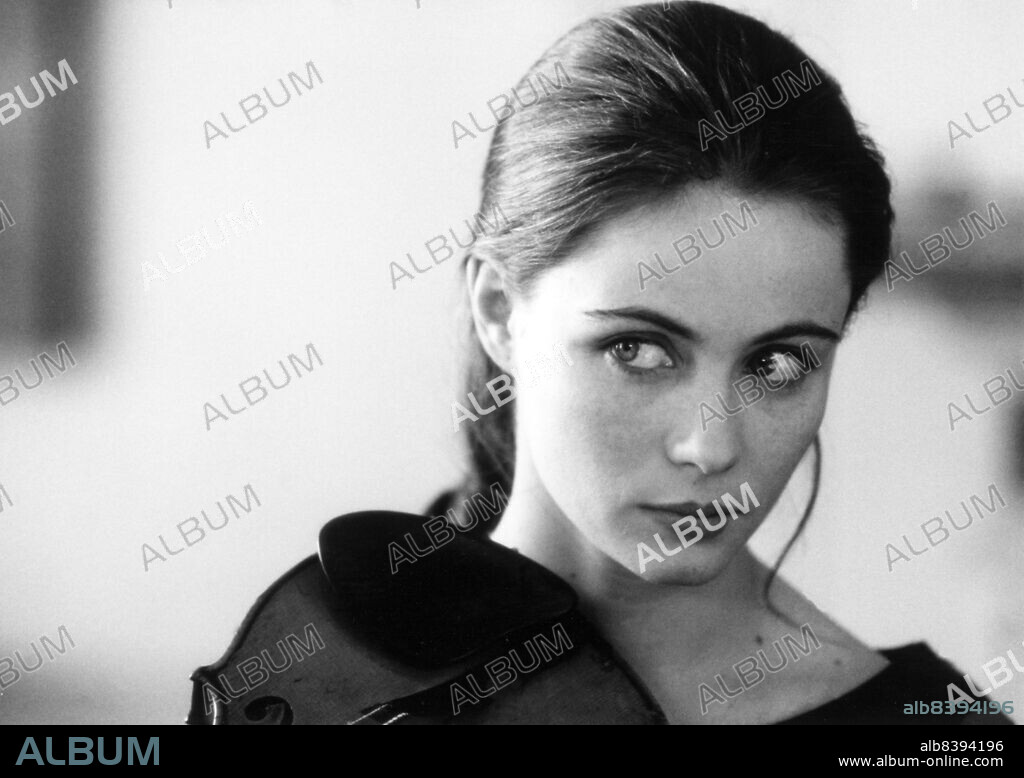 EMMANUELLE BEART in A HEART IN WINTER, 1992 (UN COEUR EN HIVER), directed by CLAUDE SAUTET. Copyright Films Par Film / France 3 Cinéma.