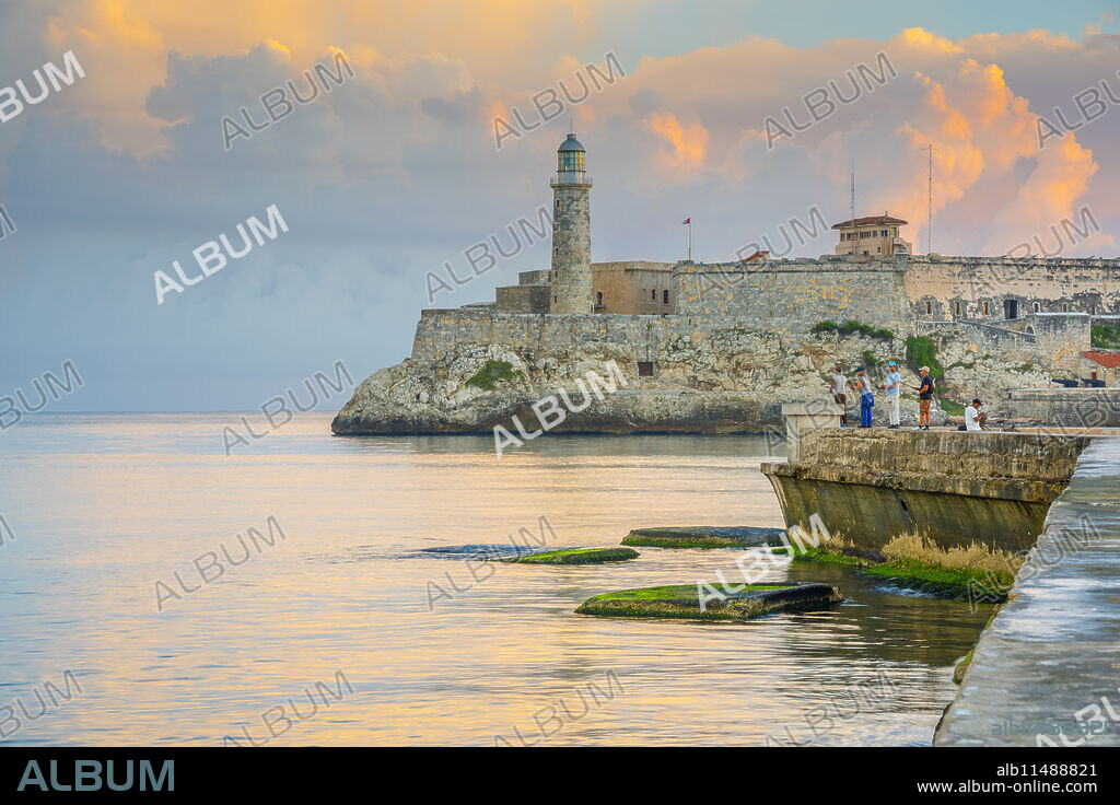 Castillo del Morro (Castillo de los Tres Reyes del Morro) (El Morro), Havana, Cuba, West Indies, Caribbean, Central America.