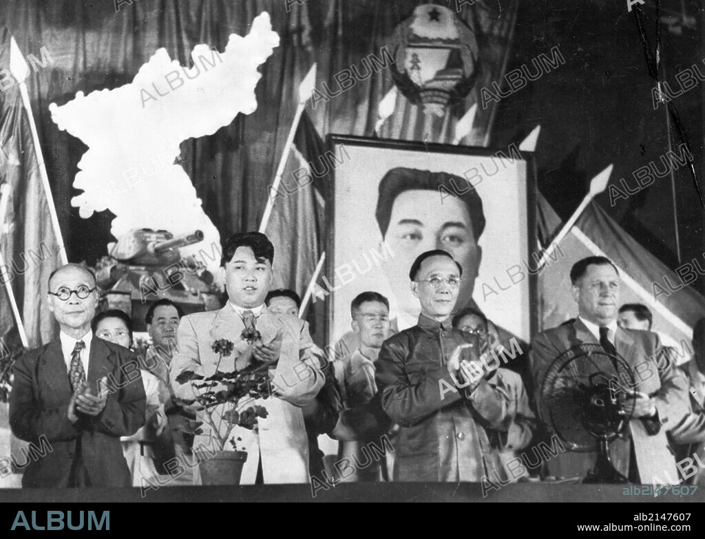 Kim Du Bong, Chairman of the Koean People's Congress; Kim Il Sung, Prime Minister of the Democratic People's Republic of Korea; Kuo Mo Jo, Head of the Chinese People's Delegation to Korea; and General T. Shtykov, Ambassador of the USSR to Korea. 1953 or 1954. (Photo by: Sovfoto/UIG via Getty Images).