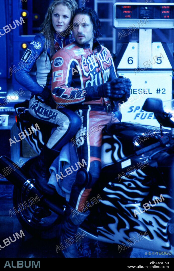 MARTIN HENDERSON und MONET MAZUR in TORQUE, 2004, unter der Regie von JOSEPH KAHN. Copyright WARNER BROS.