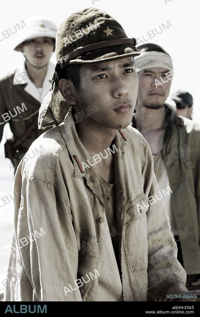KAZUNARI NINOMIYA en CARTAS DESDE IWO JIMA, 2006 (LETTERS FROM IWO JIMA), dirigida por CLINT EASTWOOD. Copyright AMBLIN ENTERTAINMENT / WALLACE, MERIE W.