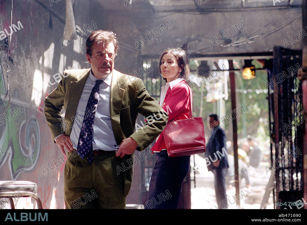 GIANCARLO GIANNINI and RACHEL TICOTIN in MAN ON FIRE, 2004, directed by TONY SCOTT. Copyright 20TH CENTURY FOX / HAMSHERE, KEITH.