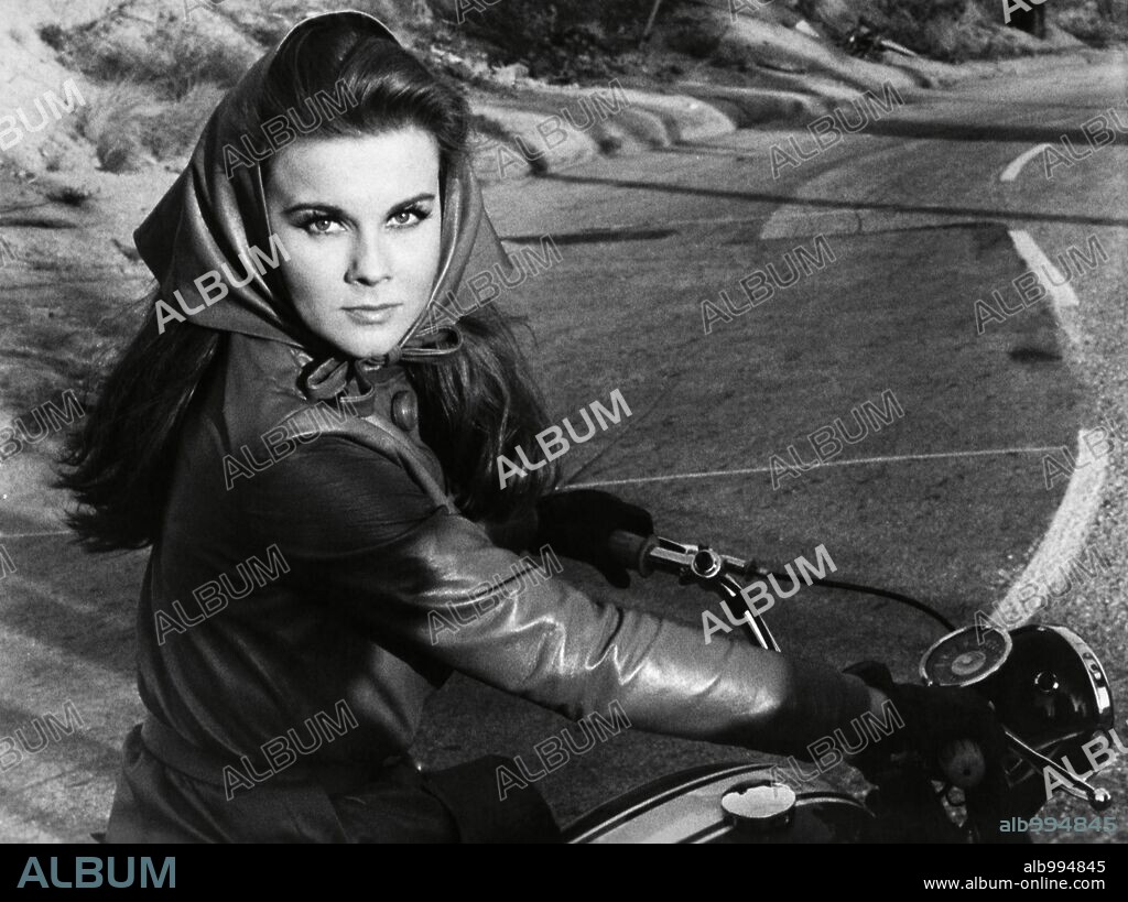 ANN-MARGRET in THE SWINGER, 1966, directed by GEORGE SIDNEY. Copyright PARAMOUNT PICTURES.