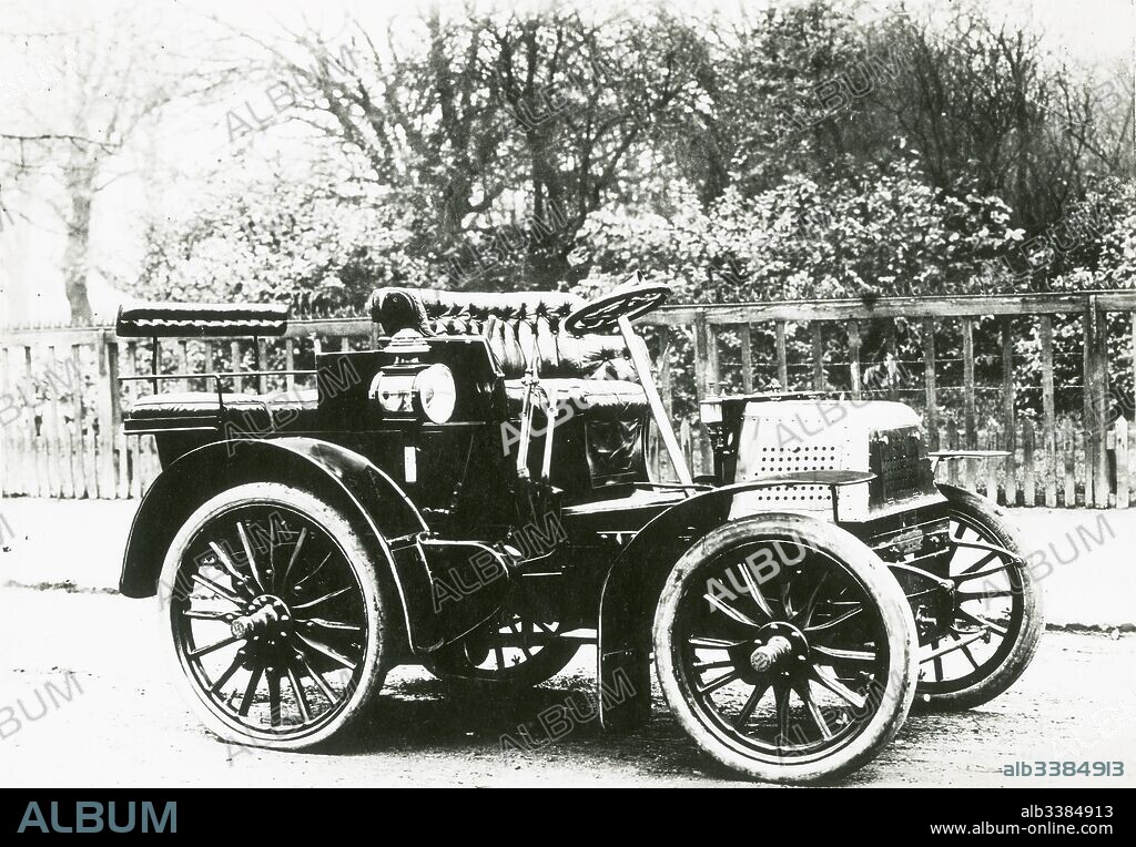 First Napier car, the 8 horse power 2 cylinder engine G20 model of 1900, driven by S F Edge in the round Britain Thousand Mile Trial.
