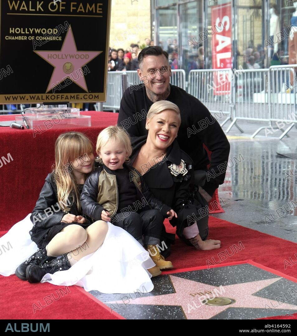 February 5, 2019 - Los Angeles, California, U.S - Pink poses with her husband Carey Hart, and children Willow Sage, left, and Jameson at her star ceremony on the Hollywood Walk of Fame Star where she was the recipient of the 2,656th Star on the Hollywood Walk Of Fame in the Category of Recording on Feb. 5, 2019 in Los Angeles. 05/02/2019