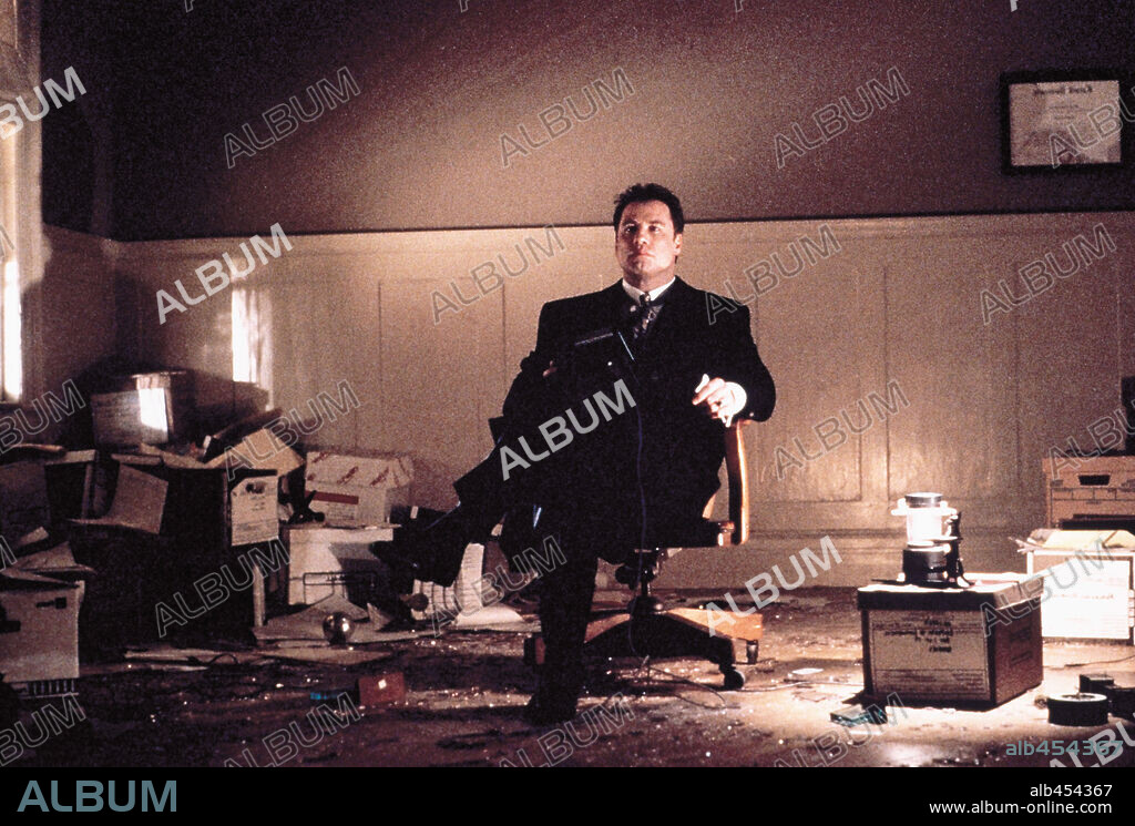 JOHN TRAVOLTA in A CIVIL ACTION, 1998, directed by STEVEN ZAILLIAN. Copyright PARAMOUNT PICTURES.