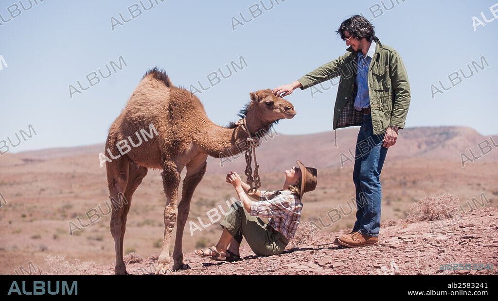 ADAM DRIVER and MIA WASIKOWSKA in TRACKS, 2013, directed by JOHN CURRAN. Copyright SEE SAW FILMS.