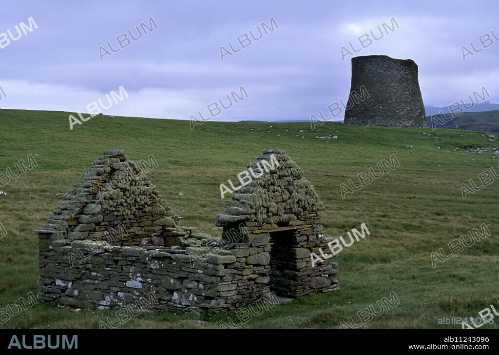 Mousa Broch, best preserved of all brochs, standing 12-13 m high, in perfect state, due to its isolation, Mousa Island, Shetland Islands, Scotland, United Kingdom, Europe.