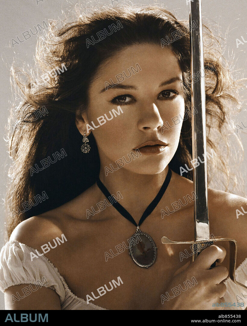 CATHERINE ZETA-JONES in THE LEGEND OF ZORRO, 2005, directed by MARTIN CAMPBELL. Copyright COLUMBIA PICTURES.