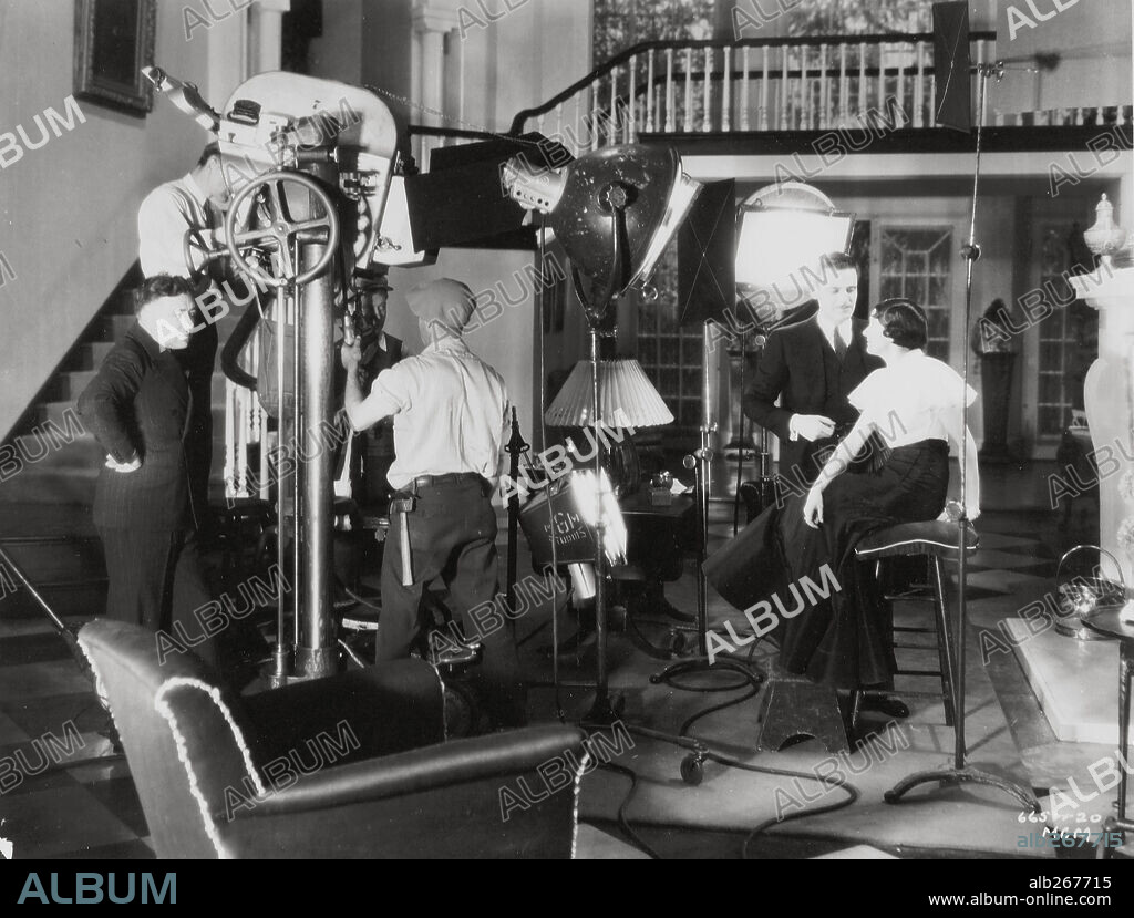 BENITA HUME and CLARENCE BROWN in LOOKING FORWARD, 1933, directed by CLARENCE BROWN. Copyright M.G.M.