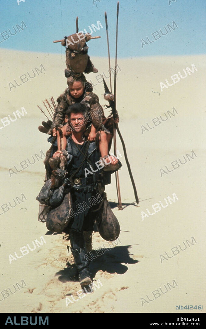 MEL GIBSON en MAD MAX, MÁS ALLÁ DE LA CÚPULA DEL TRUENO, 1985 (MAD MAX III: BEYOND THUNDERDOME), dirigida por GEORGE MILLER. Copyright WARNER BROTHERS.