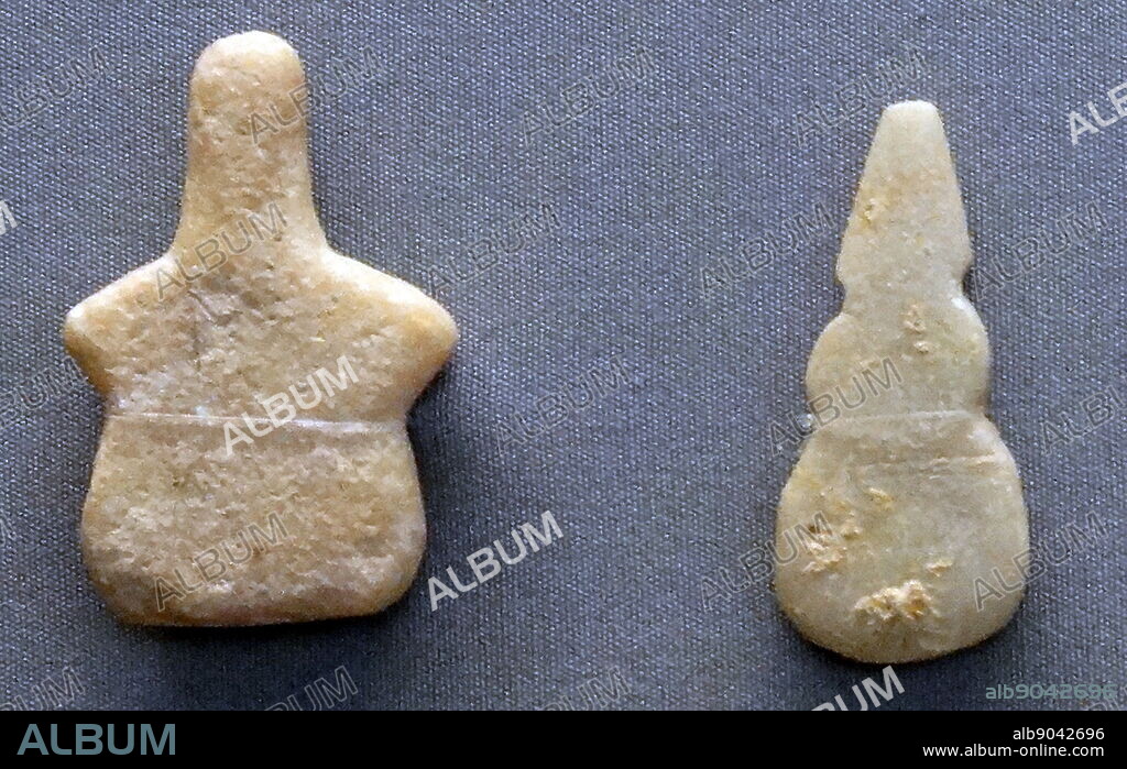 Cycladic figurine, from Naxos, Greece, Early Cycladic culture evolved in three phases, between c. 3300 - 2000 BCE, when it was increasingly swamped in the rising influence of Minoan Crete.