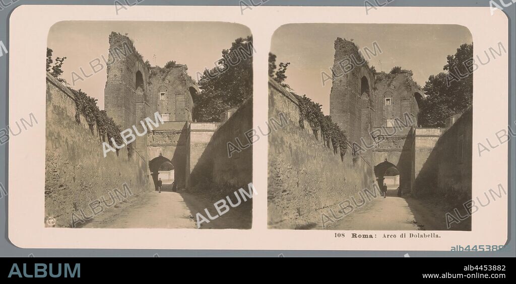 Porta Caelimontana in Rome Roma: Arco di Dolabella (title on object), gate, entrance, ruins of a building, architecture, Porta Caelimontana, Neue Photographische Gesellschaft (mentioned on object), Rome, c. 1900 - c. 1910, cardboard, photographic paper, gelatin silver print, h 88 mm × w 179 mm.
