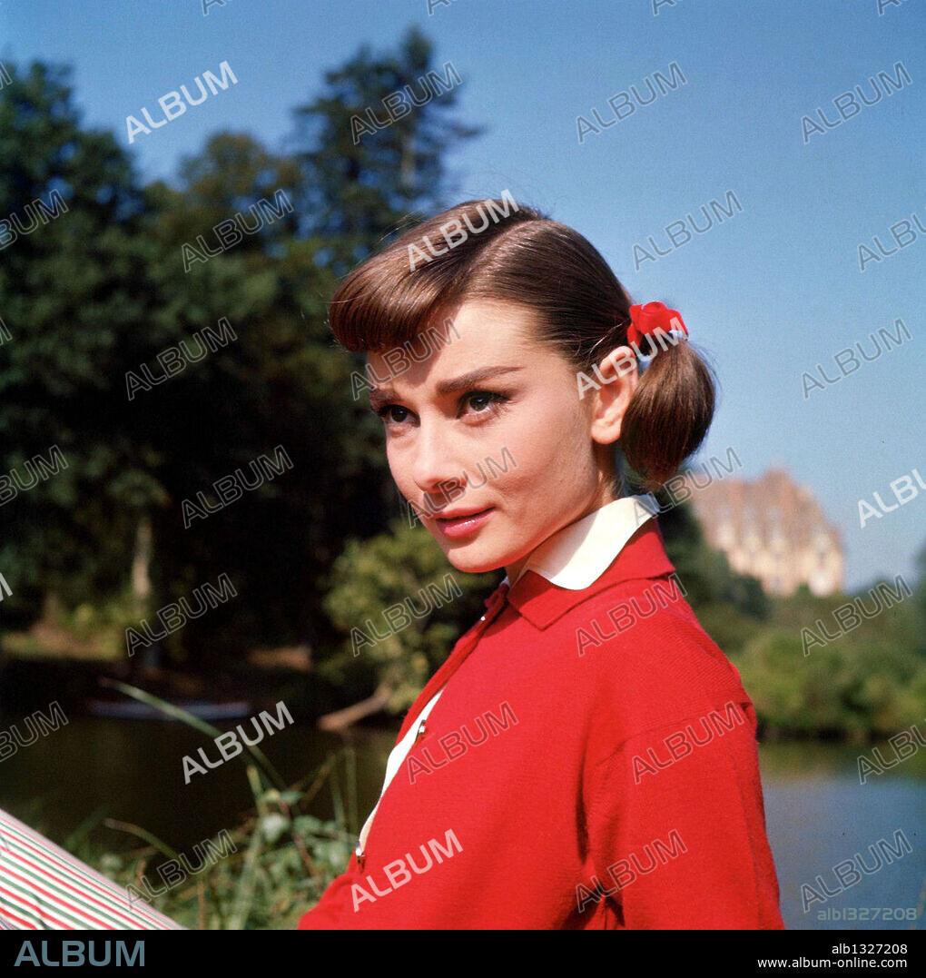 AUDREY HEPBURN en ARIANE, 1957 (LOVE IN THE AFTERNOON), dirigida por BILLY WILDER. Copyright BILLY WILDER.