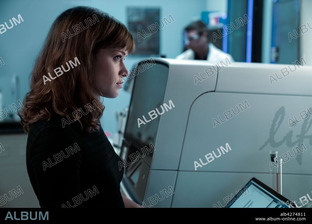JANE LEVY en DILEMA, 2019 (WHAT / IF), dirigida por MIKE KELLEY. Copyright ATLAS ENTERTAINMENT.