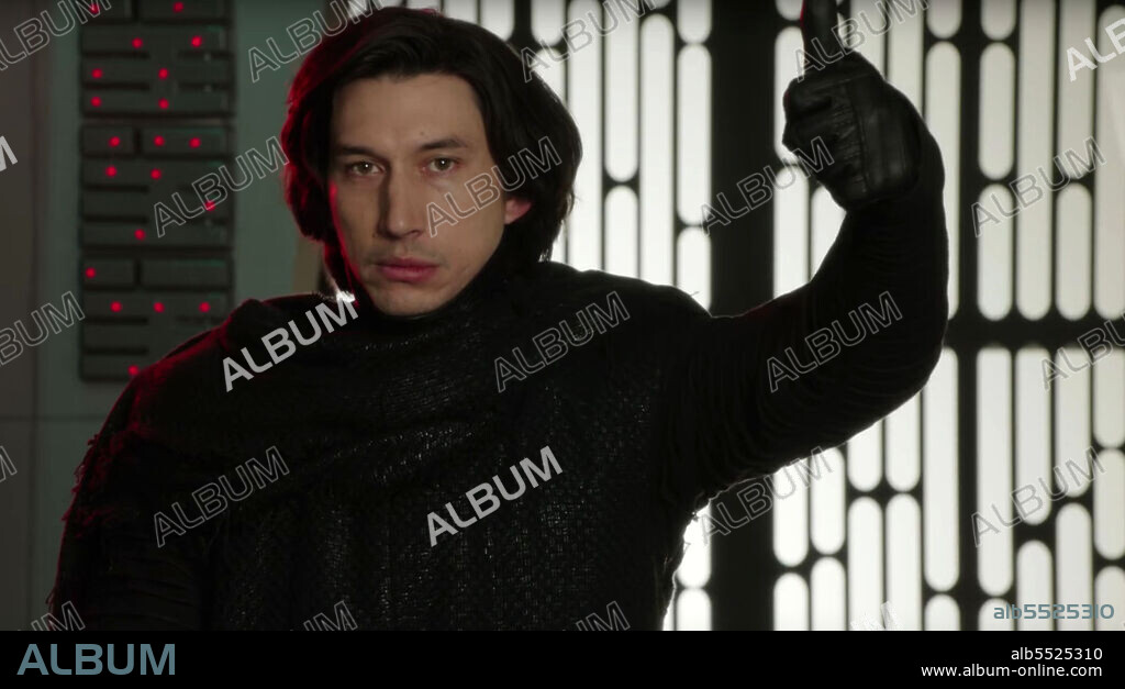 ADAM DRIVER in STAR WARS: EPISODE VIII-THE LAST JEDI, 2017, directed by RIAN JOHNSON. Copyright WALT DISNEY PICTURES/LUCASFILM.