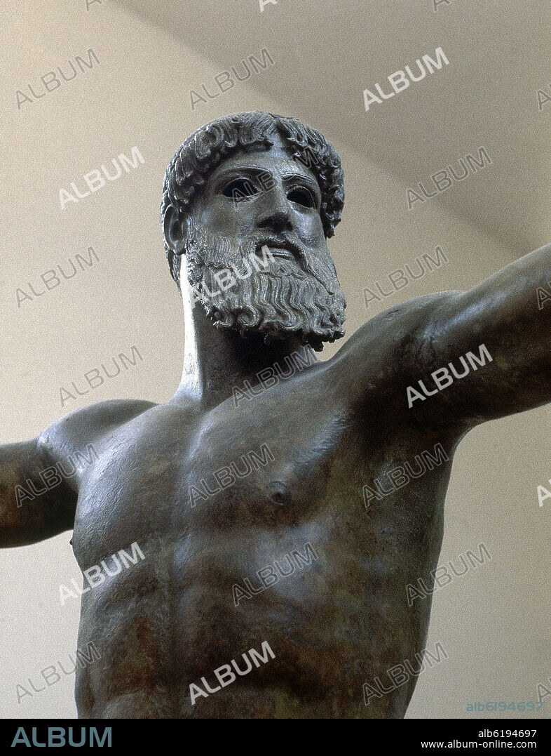 DIOS DEL CABO ARTEMISIO (SE DISCUTE SI ES POSEIDON O ZEUS) - ANTES CONOCIDO COMO POSEIDON DE ARTEMISION - BRONCE - 460-450 AC - ESTILO SEVERO.