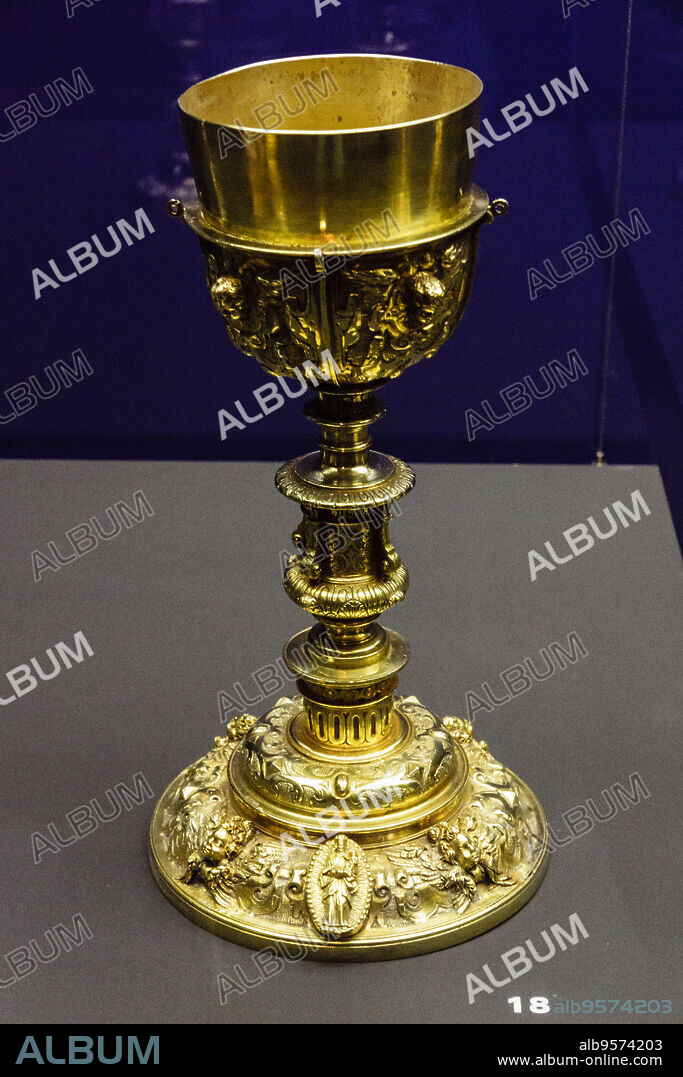 caliz de plata, siglo XVI, museo de Evora,Evora,Alentejo,Portugal, europa.