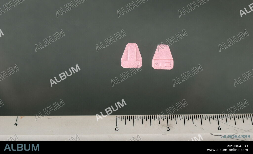 tranxene15mg Clorazepate (brand names Tranxene and Novo-Clopate), also known as Clorazepate dipotassium, is a benzodiazepine. It possesses anxiolytic, anticonvulsant, sedative, hypnotic, and skeletal muscle relaxant properties.