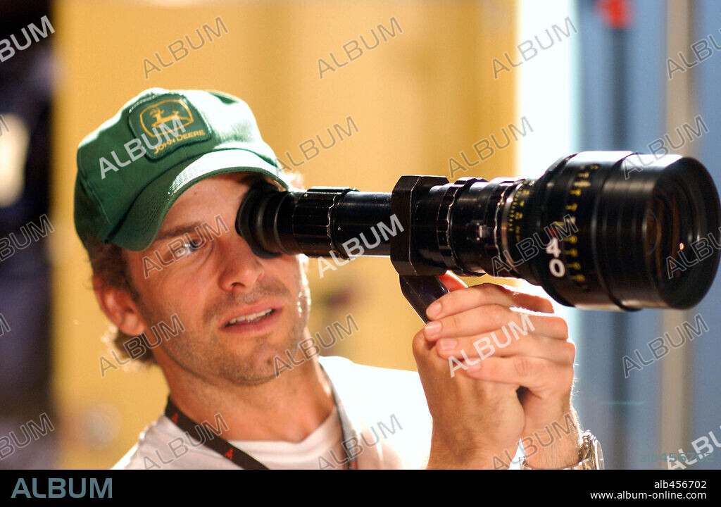 ZACK SNYDER in DAWN OF THE DEAD, 2004, directed by ZACK SNYDER. Copyright UNIVERSAL STUDIOS.