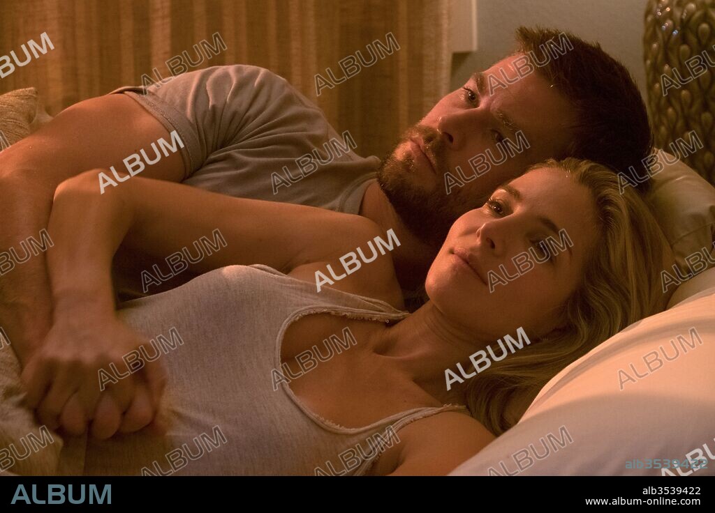 CHRIS HEMSWORTH y ELSA PATAKY en 12 VALIENTES, 2018 (12 STRONG), dirigida por NICOLAI FUGLSIG. Copyright ALCON ENT/BLACK LABEL MEDIA/JERRY BRUCKHEIMER FILMS/LIONSGAT.